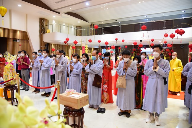 Chùm ảnh mồng một Tết Nhâm Dần